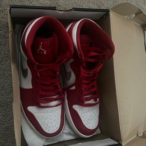 Used, CREASED Air Jordan 1 Retro High Red/Wht/Slvr